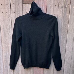 CHARTER CLUB Luxury | Black 💯 Cashmere Turtleneck Sweater